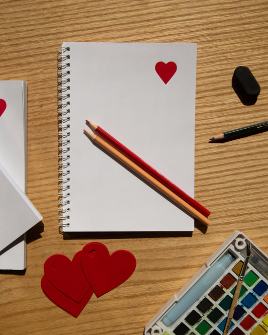 Cahier à spirale avec coeur gaufré, papier premium