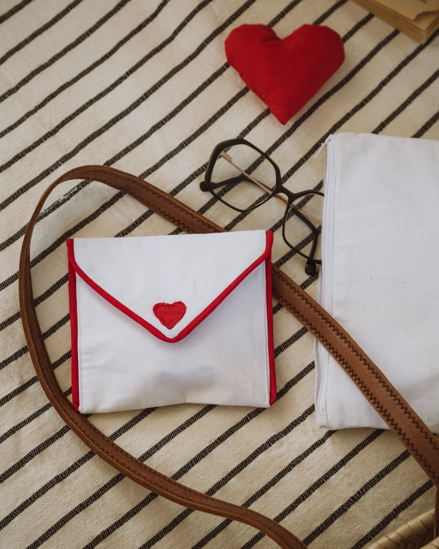 Envelope pouch