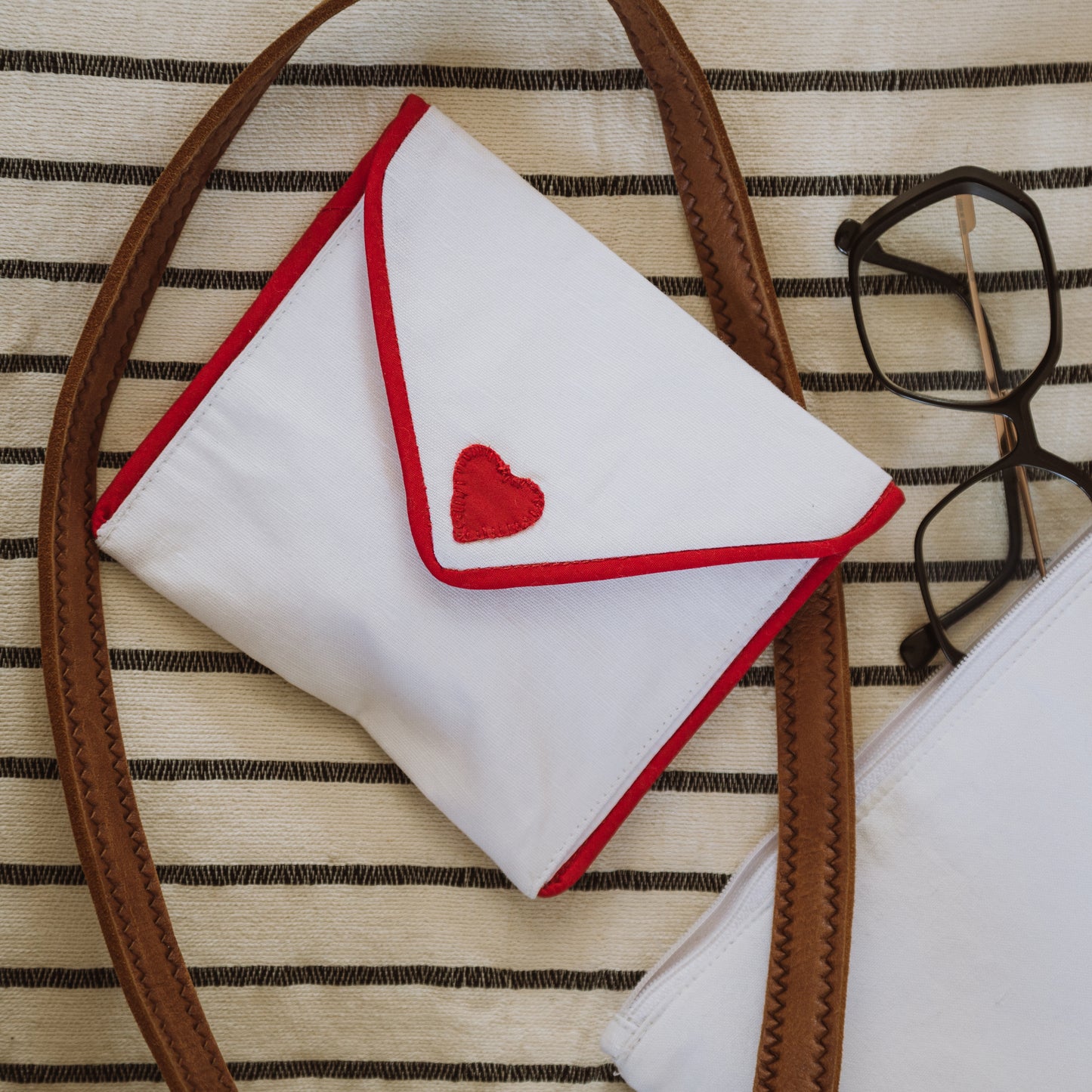 Envelope pouch