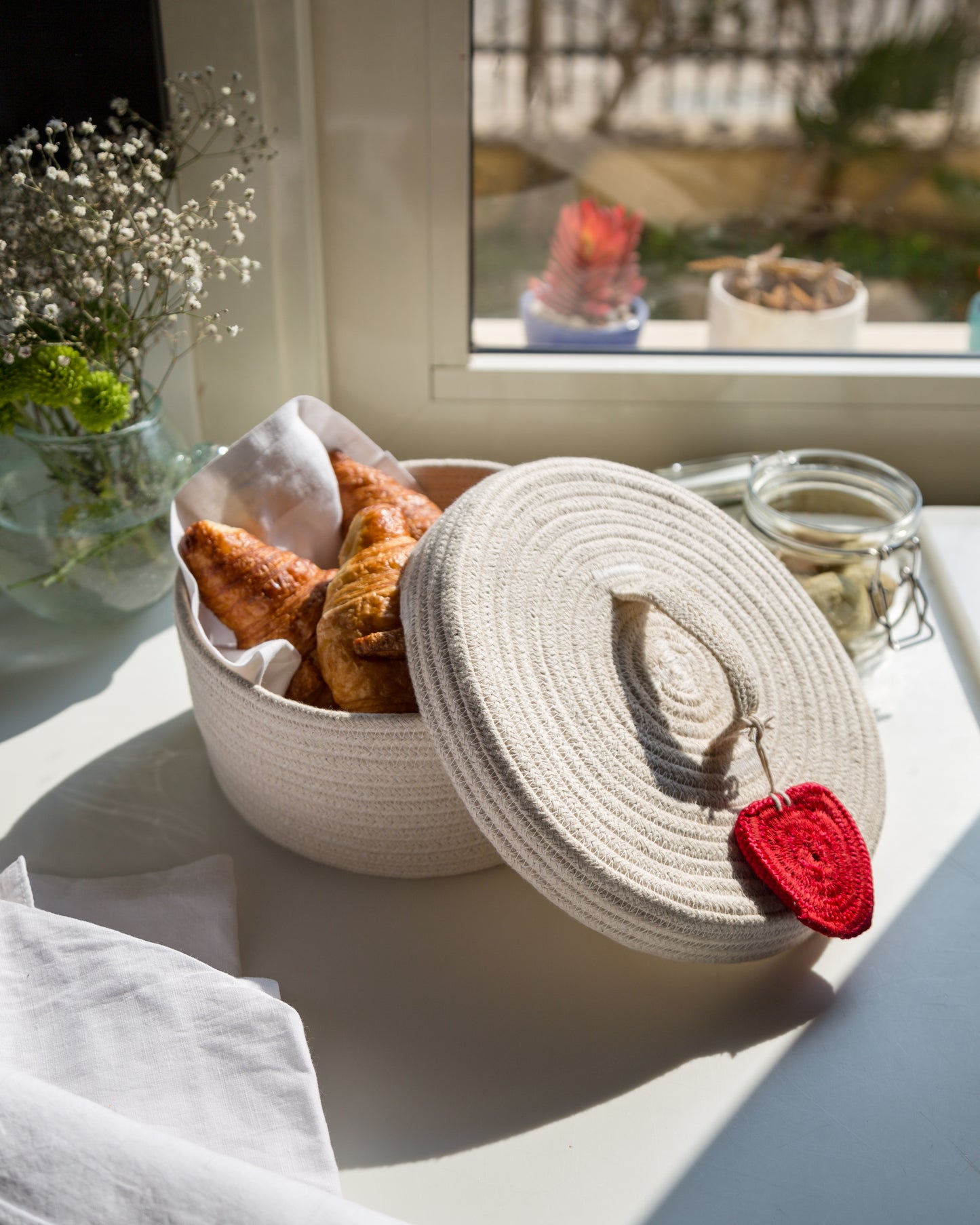 Petit panier à pain ou à secrets en coton tressé