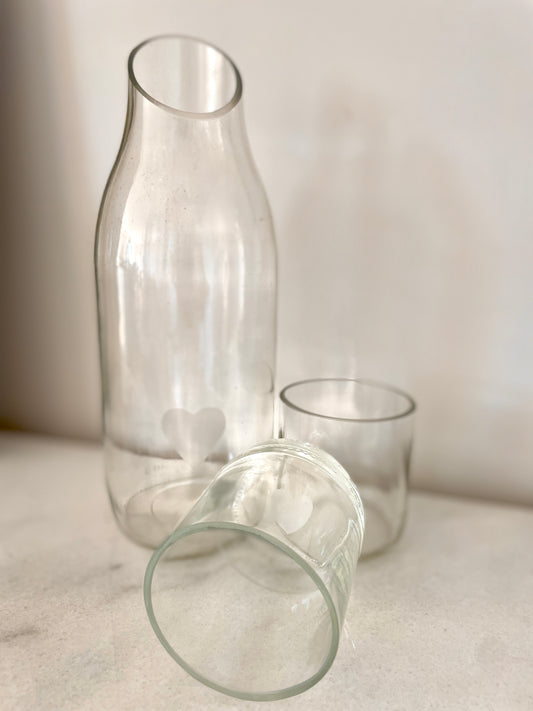 Set une bouteille et deux verres en verre 100% upcyclé