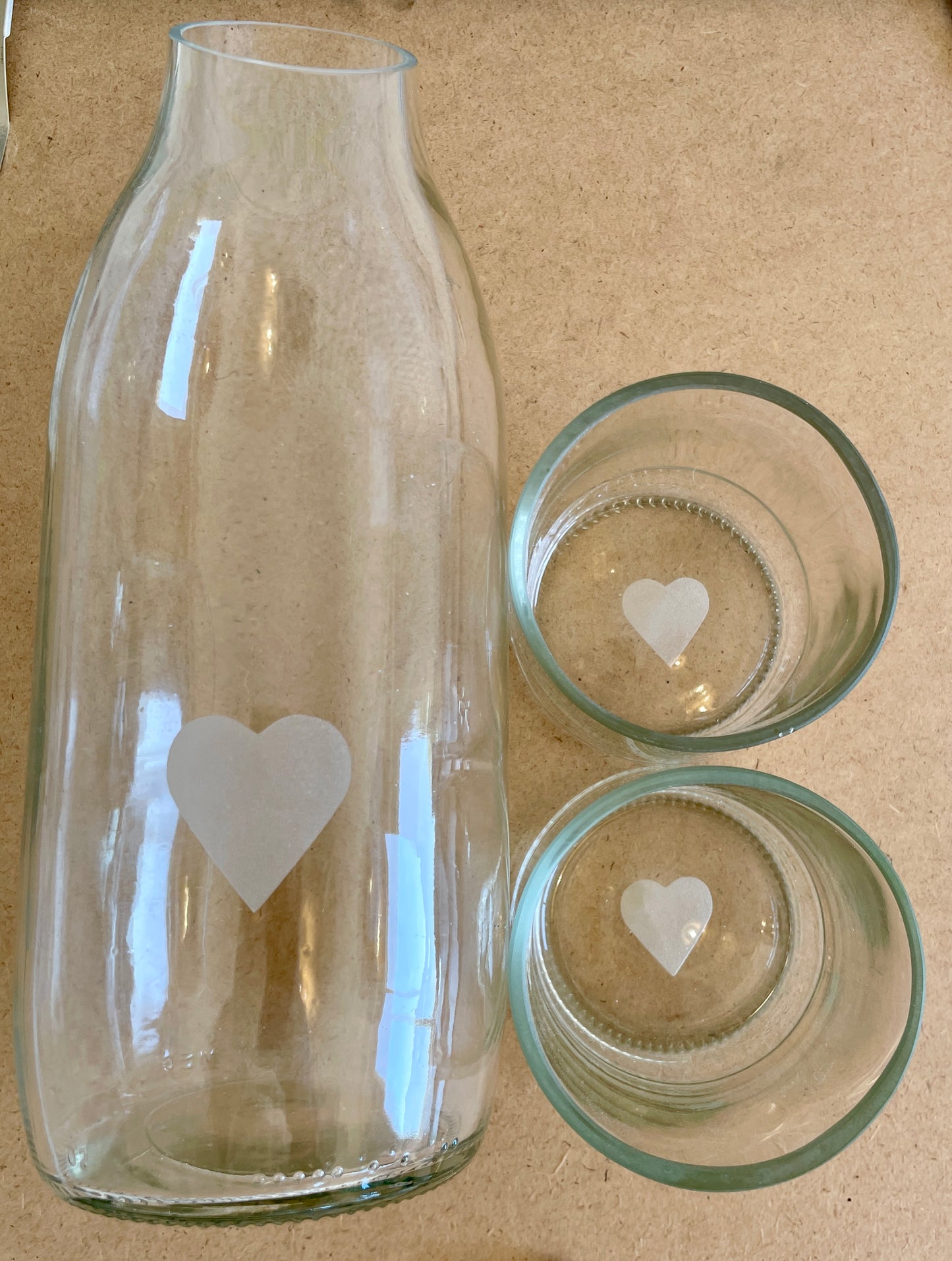 Set une bouteille et deux verres en verre 100% upcyclé